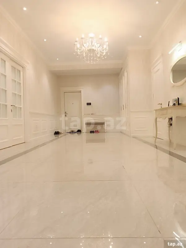 Satılır 4 otaqlı yeni tikili 210 m²