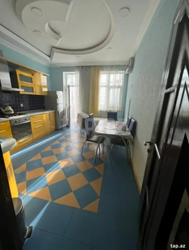 Kirayə verilir 3 otaqlı yeni tikili 110 m²