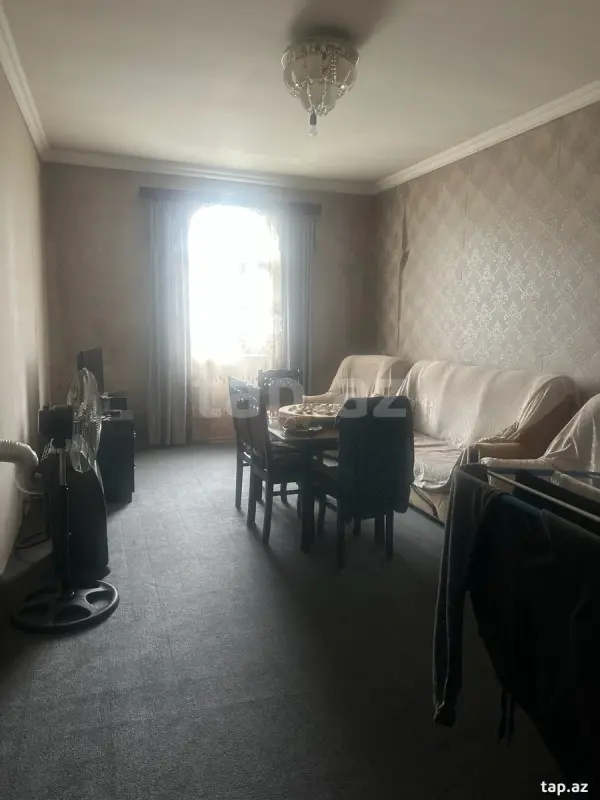 Satılır 8 otaqlı həyət evi 196 m²