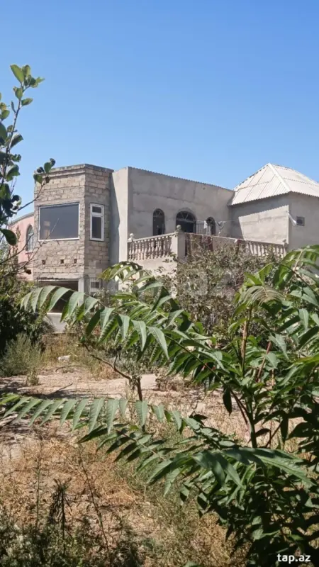 Satılır 6 otaqlı həyət evi 250 m²