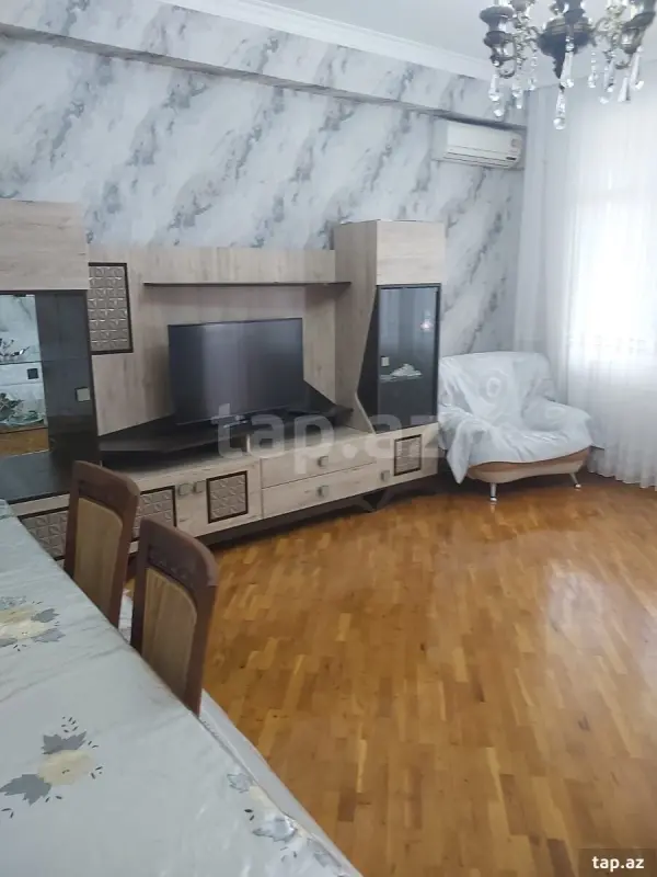 Kirayə verilir 3 otaqlı yeni tikili 120 m²
