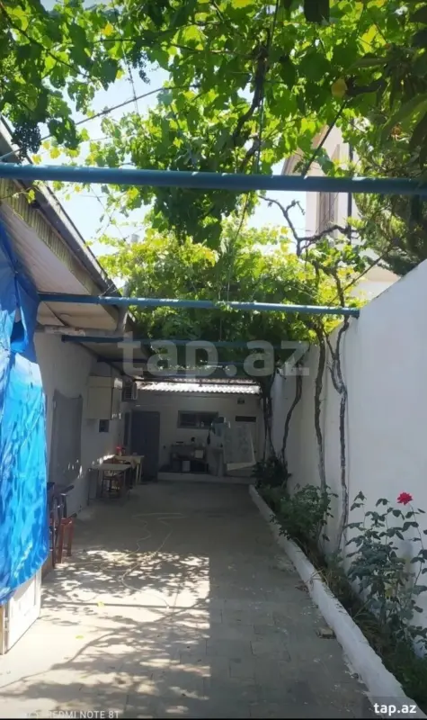 Satılır 4 otaqlı həyət evi 200 m²