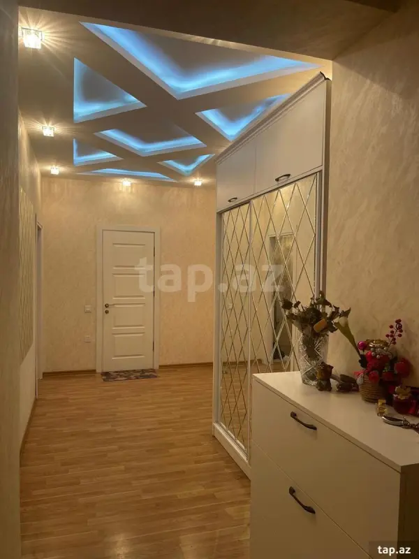 Kirayə verilir 3 otaqlı yeni tikili 75 m²
