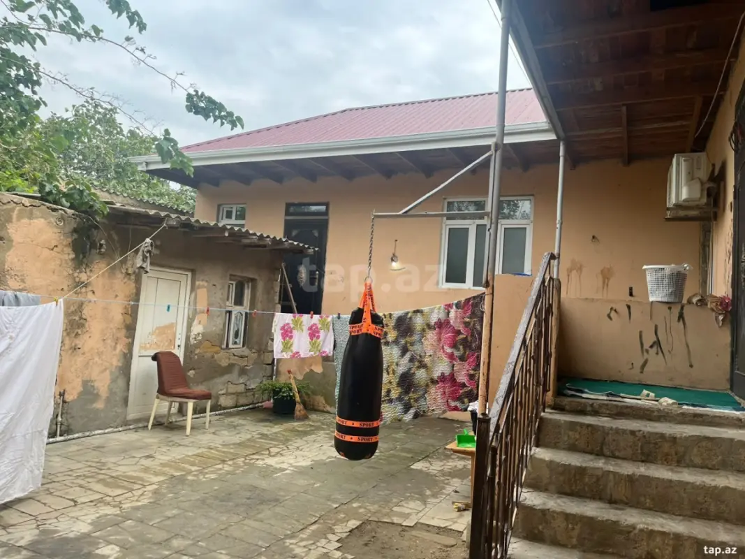 Satılır 5 otaqlı həyət evi 145 m²