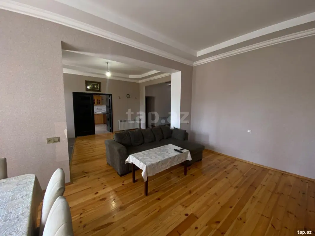 Satılır 7 otaqlı həyət evi 400 m²