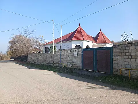 Kirayə verilir 3 otaqlı həyət evi 150 m² — Quba 3 otaq 150.00 m²