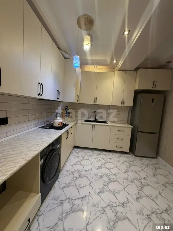 Kirayə verilir 2 otaqlı yeni tikili 70 m²