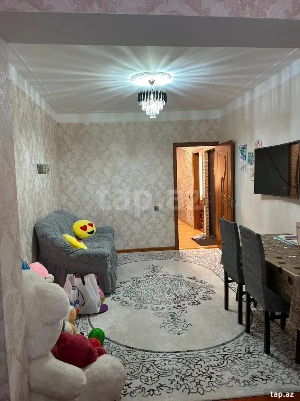 Kirayə verilir 2 otaqlı mənzil 62 m²