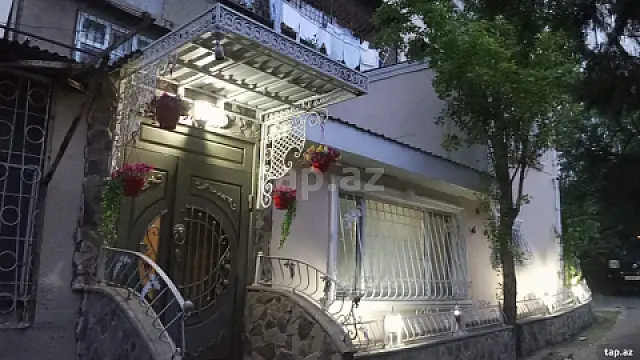 Satılır 4 otaqlı mənzil 165 m² — Bakı 4 otaq 165.00 m²