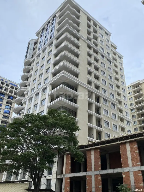 Satılır 3 otaqlı yeni tikili 109.7 m²