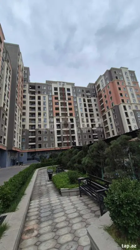 Satılır 2 otaqlı yeni tikili 76 m²