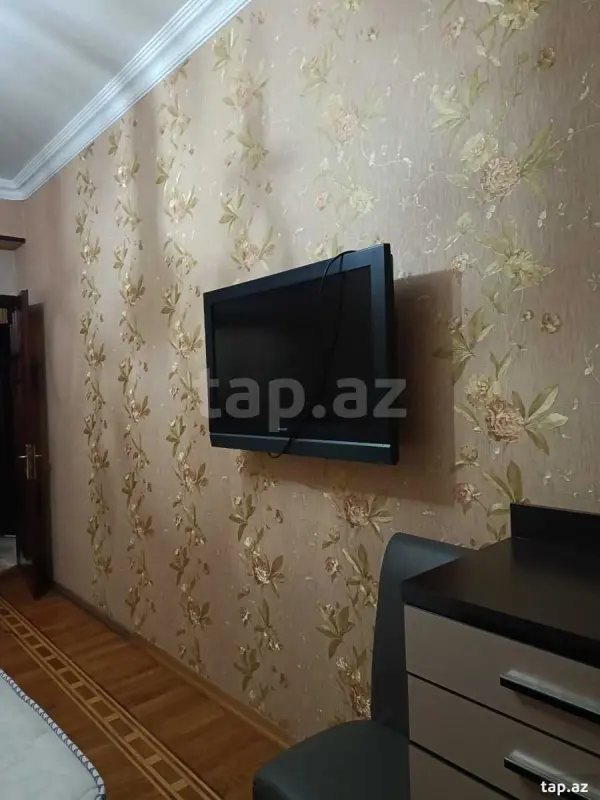Kirayə verilir 3 otaqlı yeni tikili 140 m²