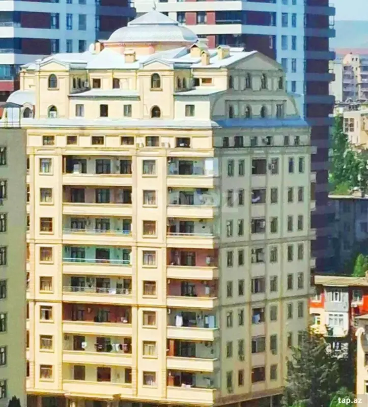 Satılır 3 otaqlı yeni tikili 125 m²