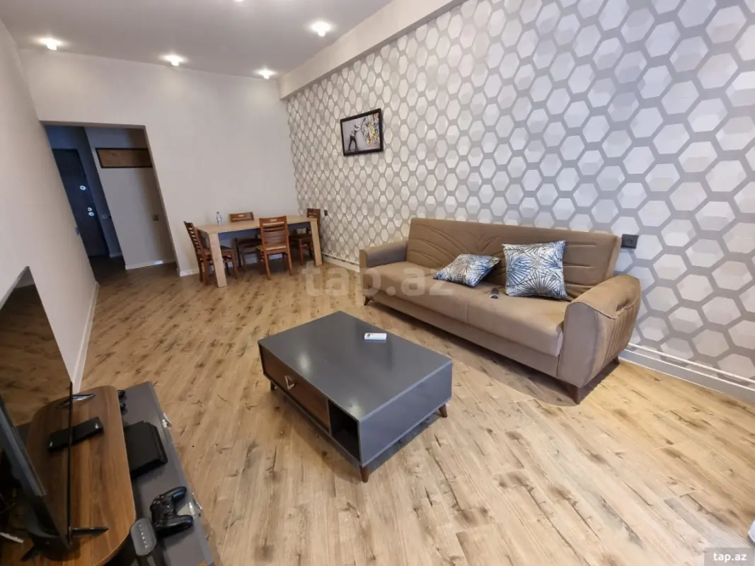 Kirayə verilir 2 otaqlı yeni tikili 80 m²