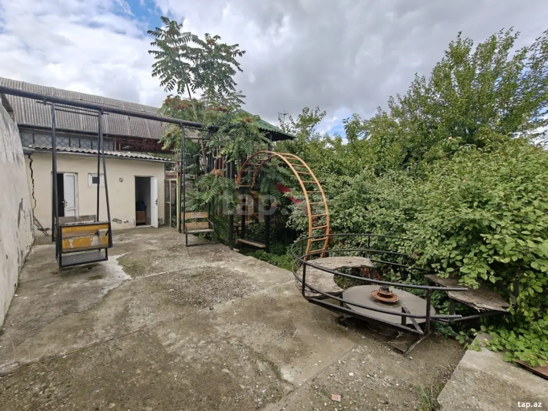 Satılır 4 otaqlı həyət evi 147.3 m²
