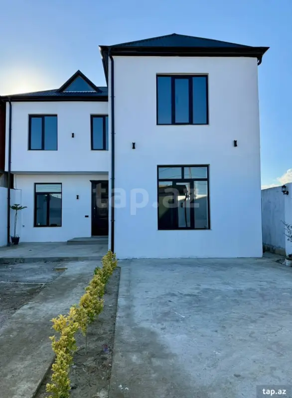 Satılır 4 otaqlı həyət evi 137 m²