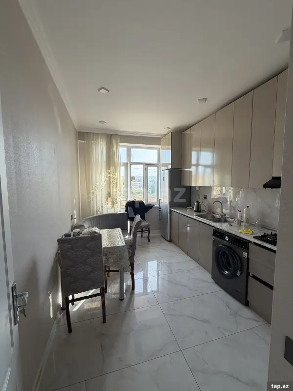 Kirayə verilir 4 otaqlı yeni tikili 74 m²