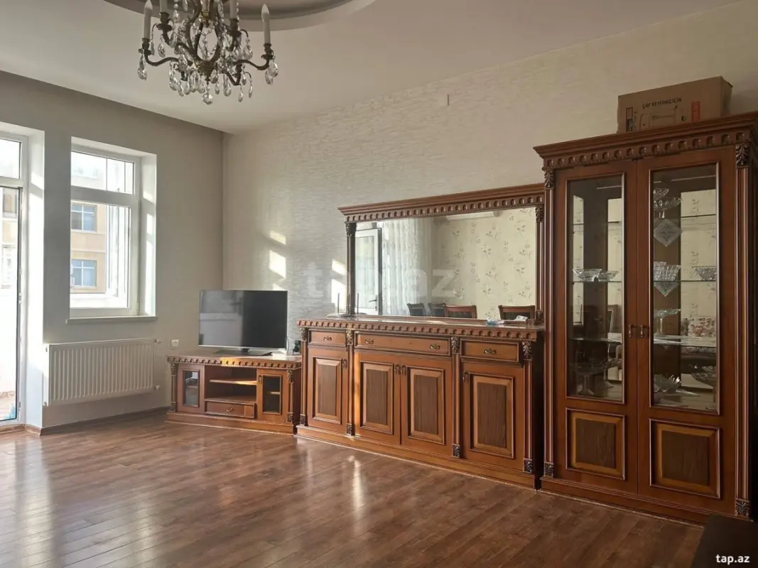Kirayə verilir 2 otaqlı yeni tikili 76 m²