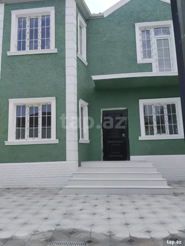 Satılır 6 otaqlı həyət evi 240 m²