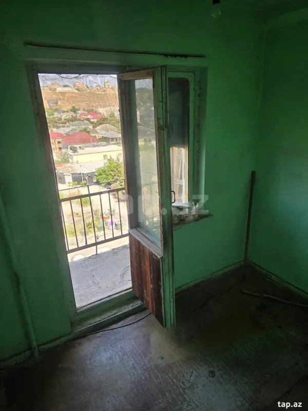 Satılır 4 otaqlı mənzil 110 m²