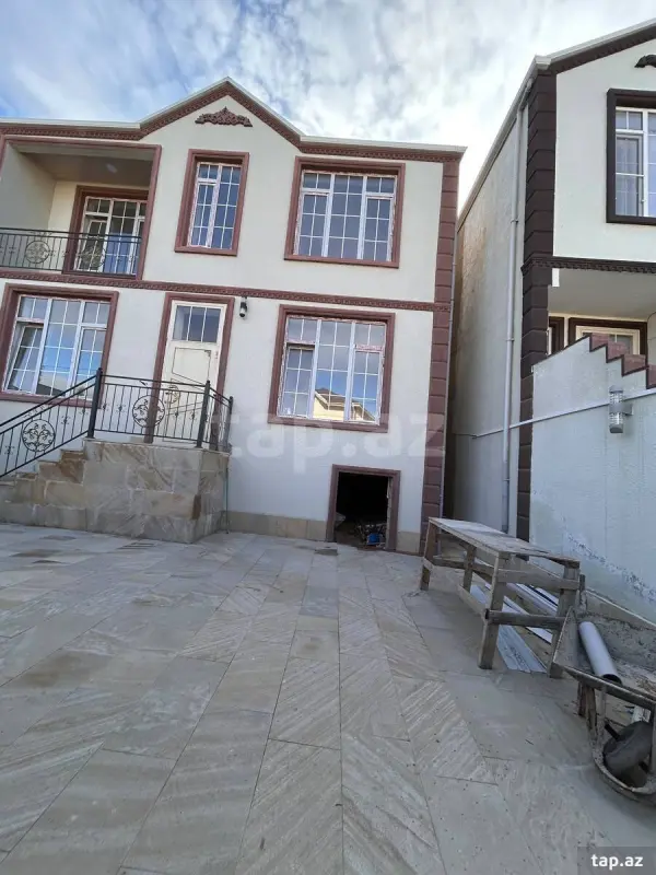 Satılır 5 otaqlı həyət evi 130 m²