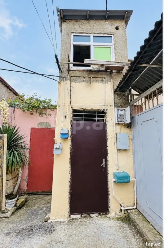 Satılır 6 otaqlı həyət evi 80 m²