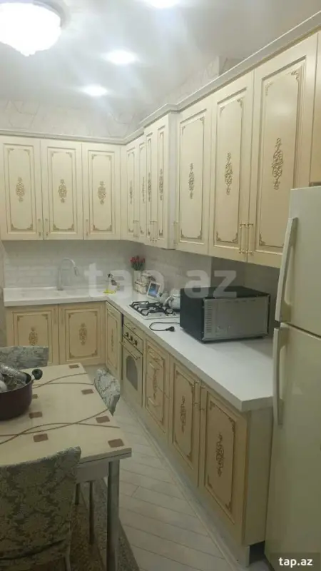 Satılır 3 otaqlı yeni tikili 130 m²