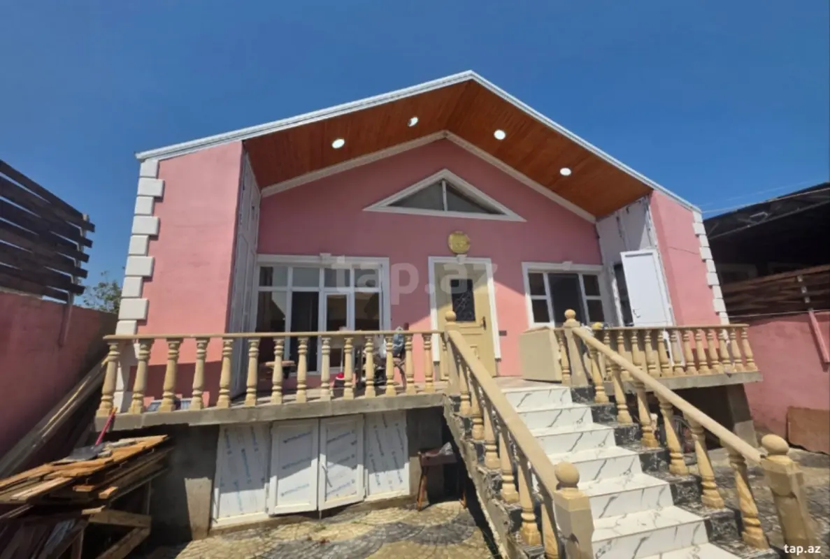 Satılır 4 otaqlı həyət evi 100 m²