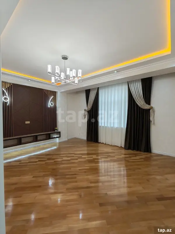 Satılır 3 otaqlı yeni tikili 110 m²