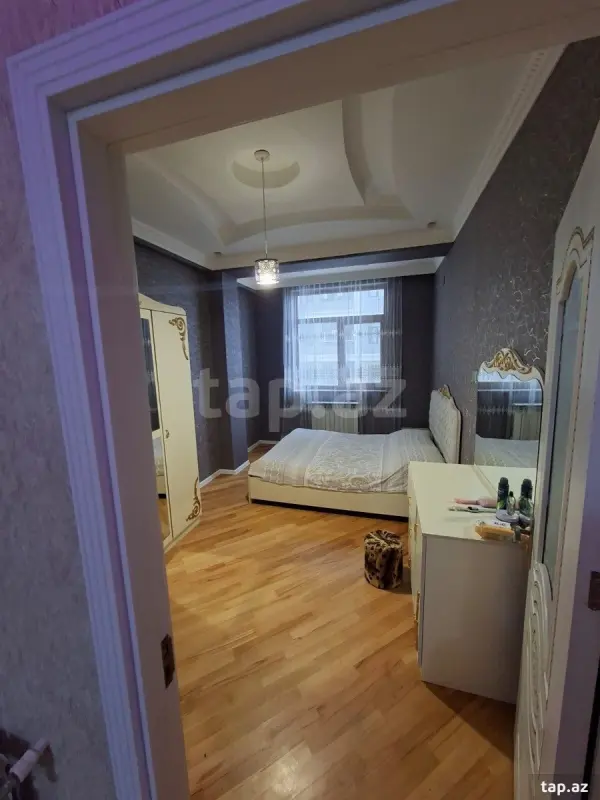 Kirayə verilir 3 otaqlı yeni tikili 120 m²
