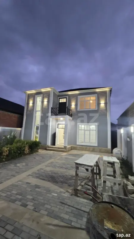 Satılır 4 otaqlı həyət evi 168 m²
