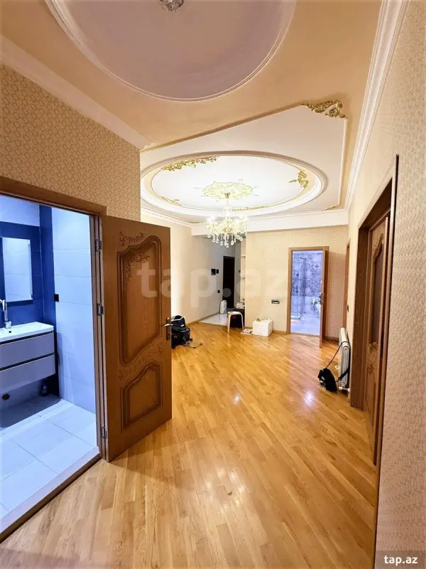 Kirayə verilir 4 otaqlı yeni tikili 155 m²
