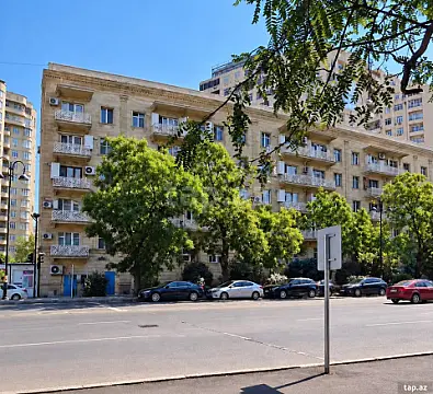 Satılır 3 otaqlı mənzil 70 m² — Bakı, İnşaatçılar 3 otaq 70.00 m²