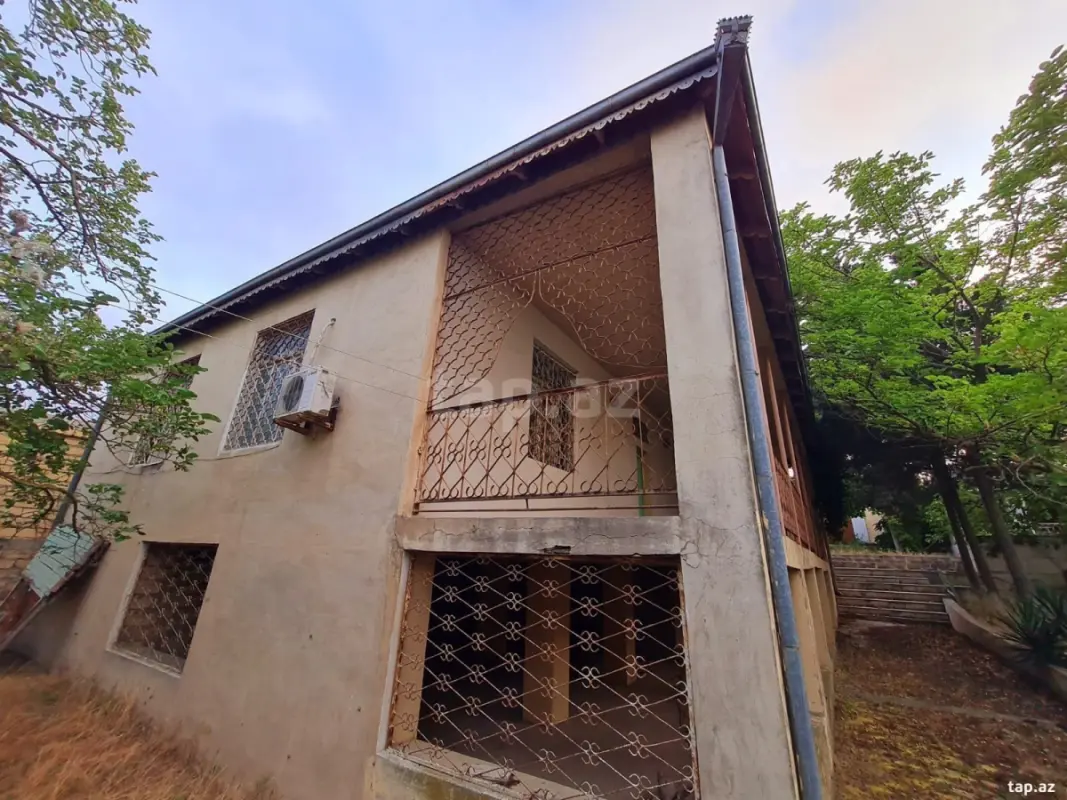 Satılır 3 otaqlı həyət evi 180 m²