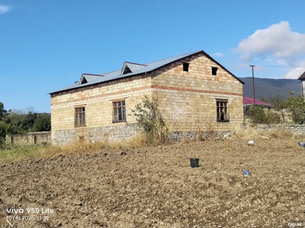 Satılır 4 otaqlı həyət evi 20 m²