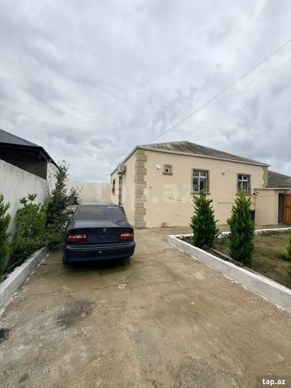 Satılır 3 otaqlı həyət evi 350 m²