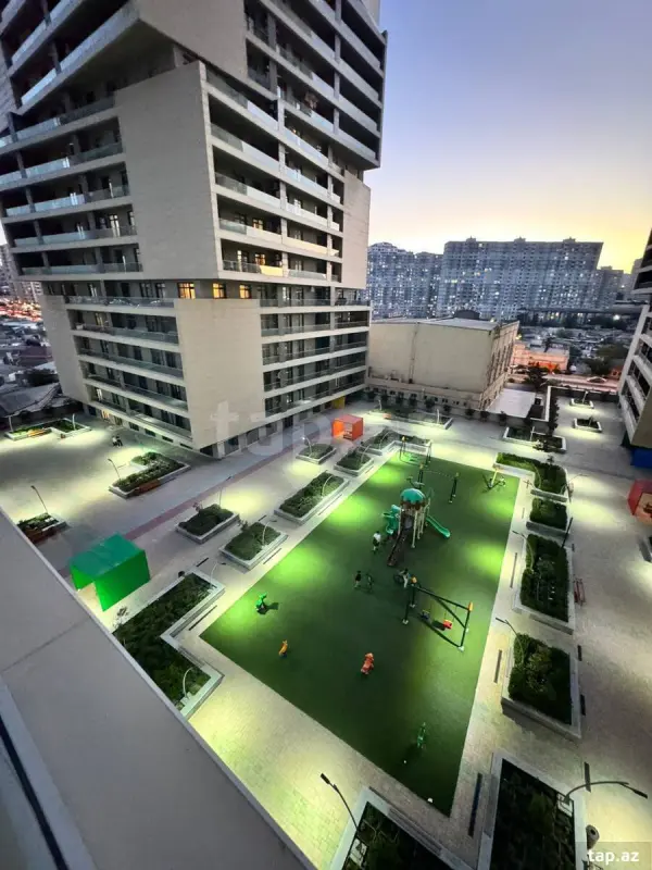 Kirayə verilir 3 otaqlı yeni tikili 148 m²
