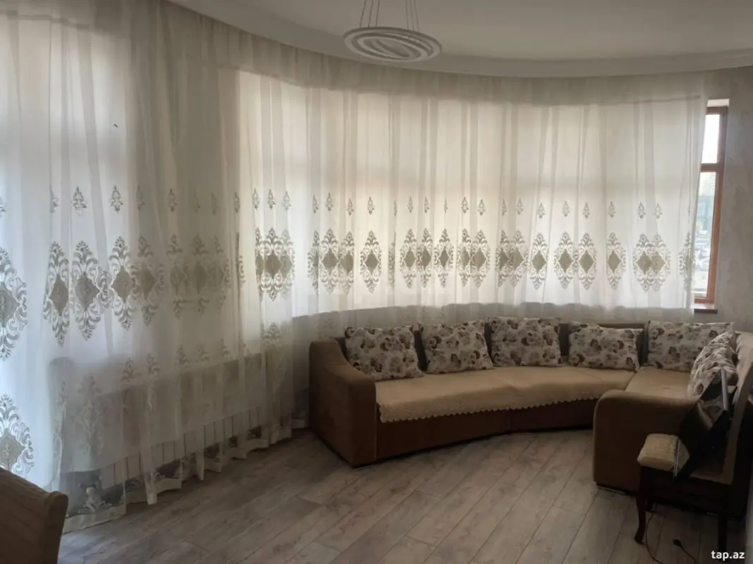 Kirayə verilir 3 otaqlı yeni tikili 100 m²