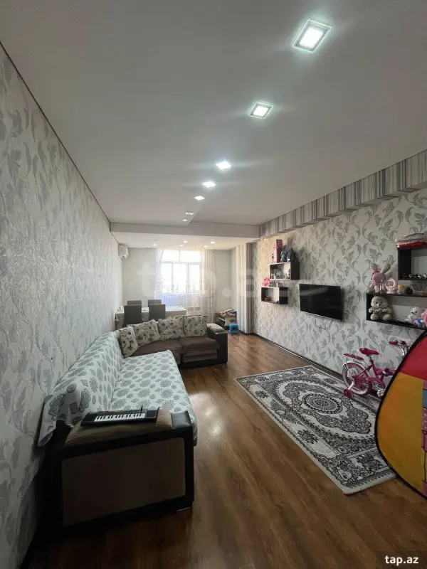 Kirayə verilir 3 otaqlı yeni tikili 94 m²