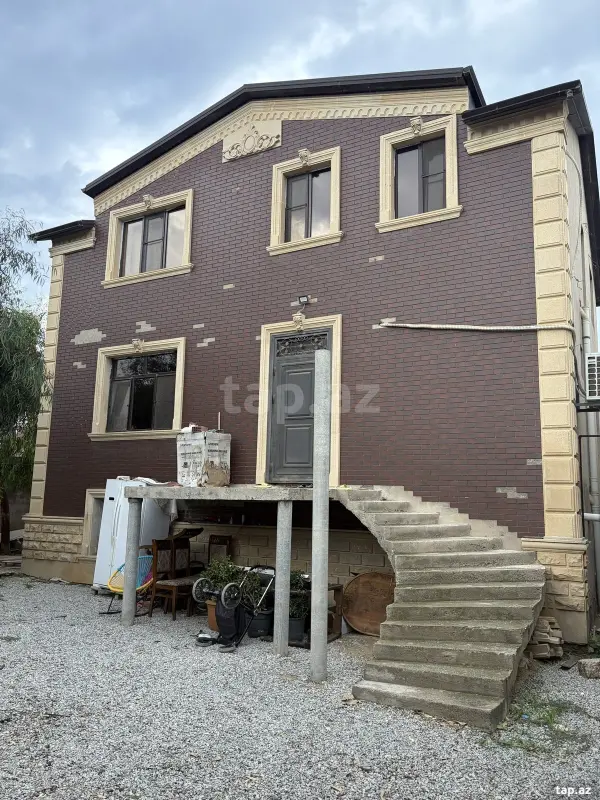 Satılır 5 otaqlı həyət evi 288 m²
