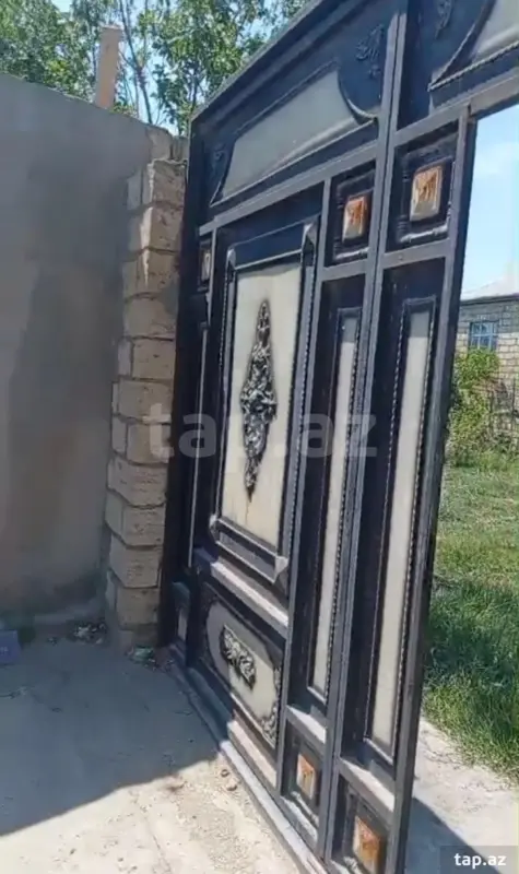Satılır 1 otaqlı həyət evi 400 m²