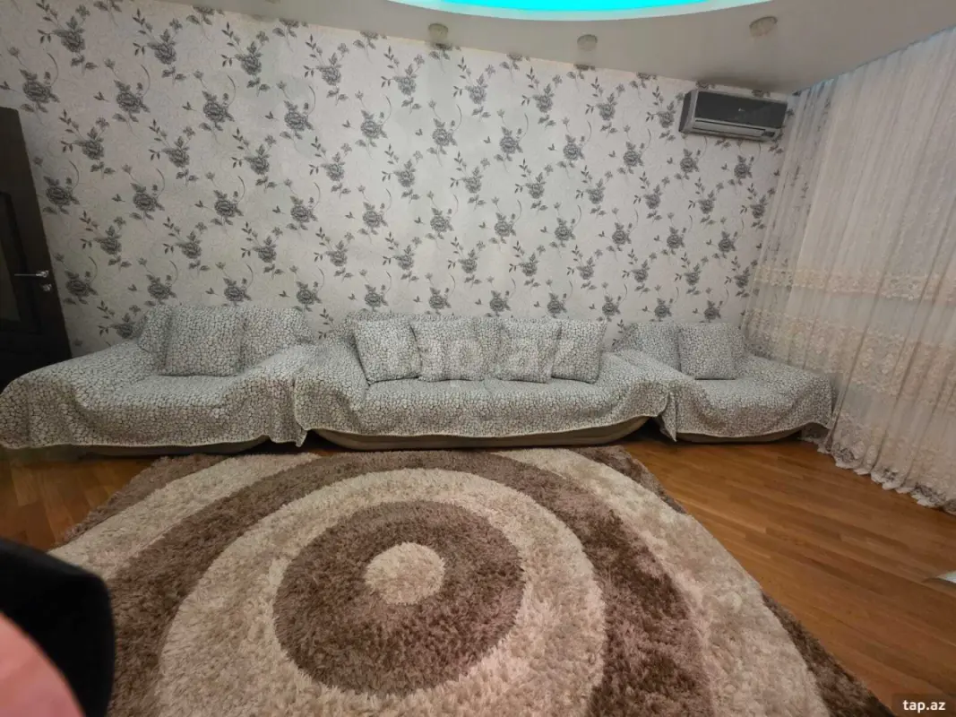 Kirayə verilir 3 otaqlı yeni tikili 100 m²