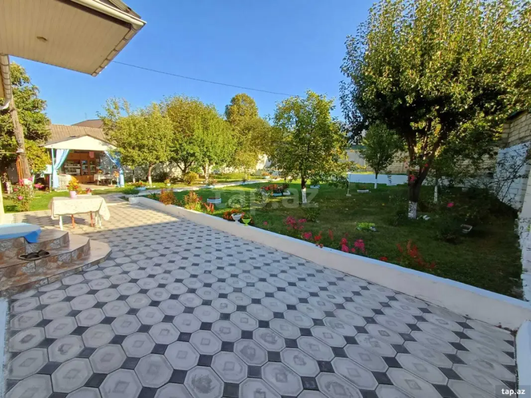 Satılır 5 otaqlı həyət evi 100 m²