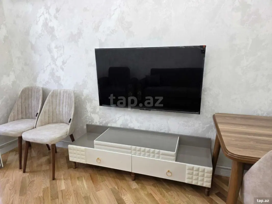 Kirayə verilir 3 otaqlı yeni tikili 90 m²