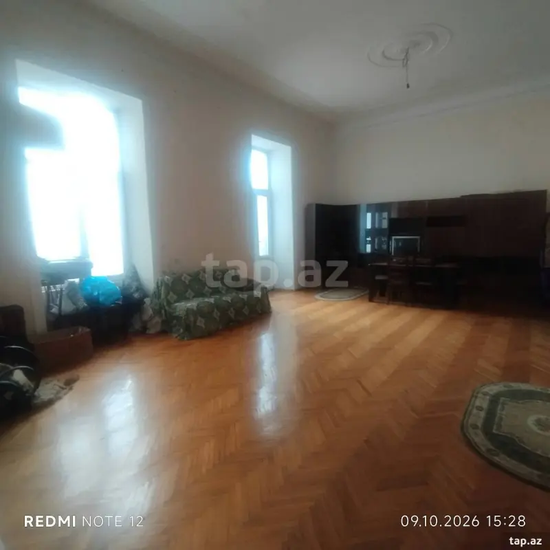 Satılır 5 otaqlı mənzil 250 m²