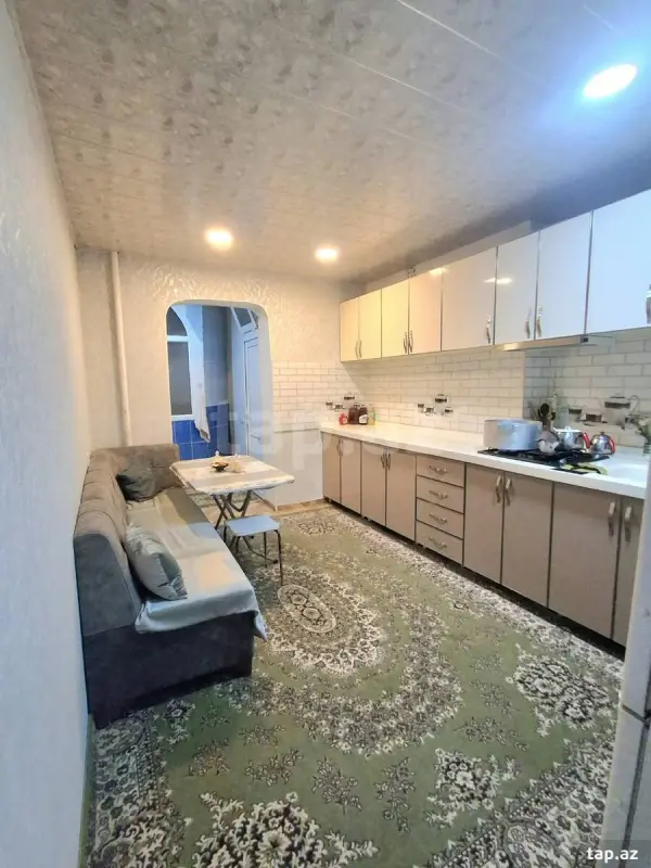 Satılır 5 otaqlı mənzil 120 m²