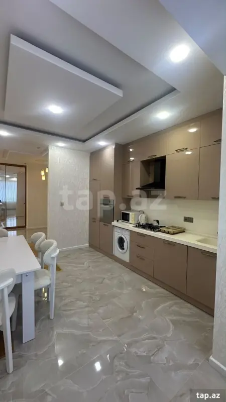 Kirayə verilir 5 otaqlı yeni tikili 250 m²