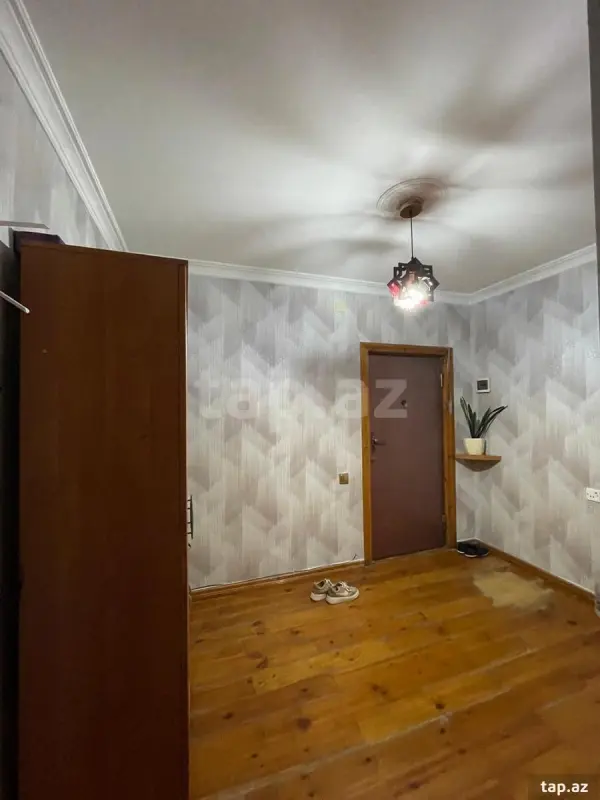 Satılır 4 otaqlı mənzil 82 m²