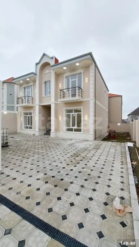 Satılır 5 otaqlı həyət evi 200 m²