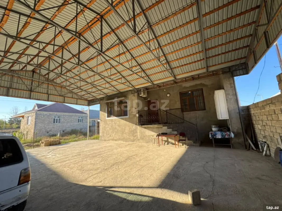 Satılır 4 otaqlı həyət evi 120 m²